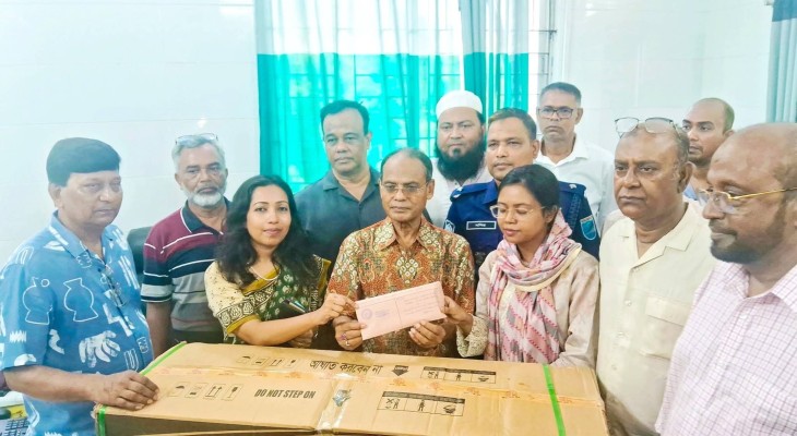 লৌহজং উপজেলা স্বাস্থ্য কমপ্লেক্সের জন্য এসি উপহার