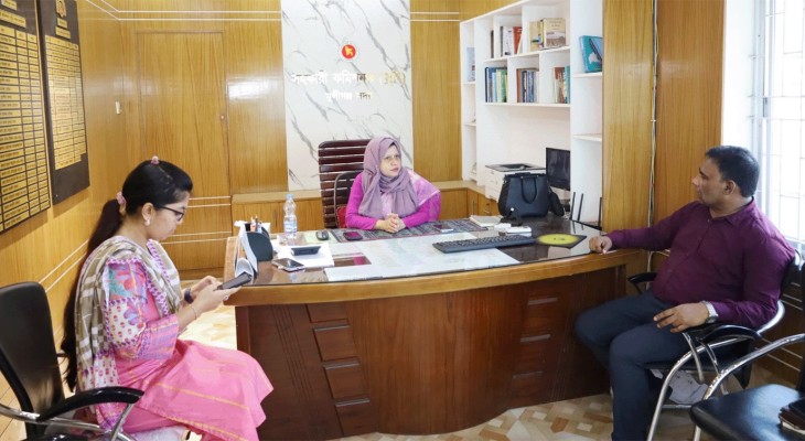 ভূমি অফিস পরিদর্শনে ডিসি 