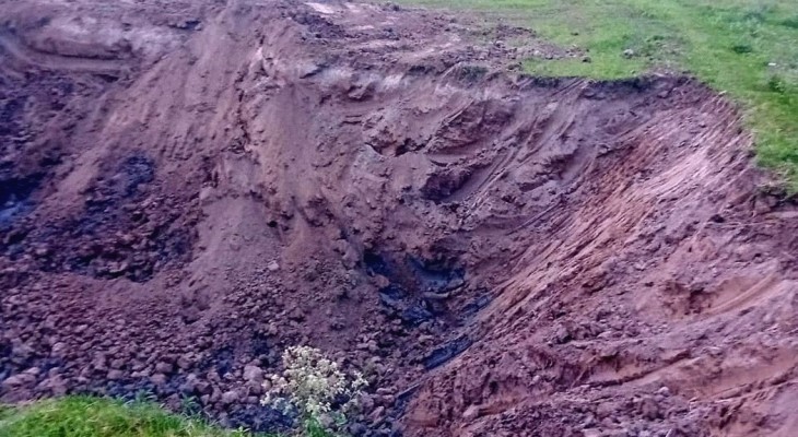 সিরাজদিখানে রাতের আঁধারে জোরপূর্বক ফসলি জমির মাটি কাটার অভিযোগ