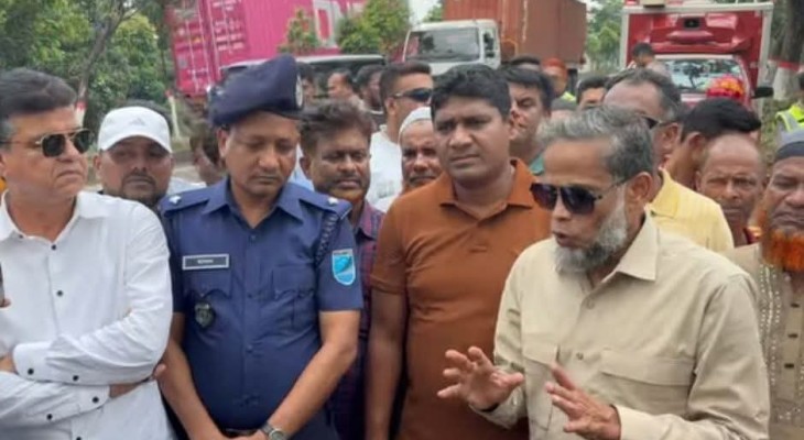 গজারিয়ায় ঝড়-বজ্রপাতে ব্যাপক ক্ষয়-ক্ষতি ॥ ক্ষতিগ্রস্ত এলাকা পরিদর্শনে এমপি কামরুজ্জামান রতন
