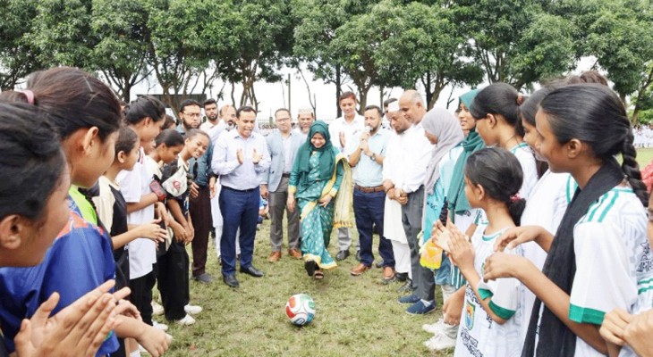 ধলেশ্বরীর তীরে পিপিআইএমএসসি’র আন্তঃক্লাস ফুটবল টুর্নামেন্টের উদ্বোধন 